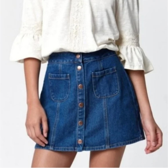 Brandy Melville Dresses & Skirts - Brandy Melville Dark Wash Armelle Snap Button Front Pure Cotton Denim Skirt
